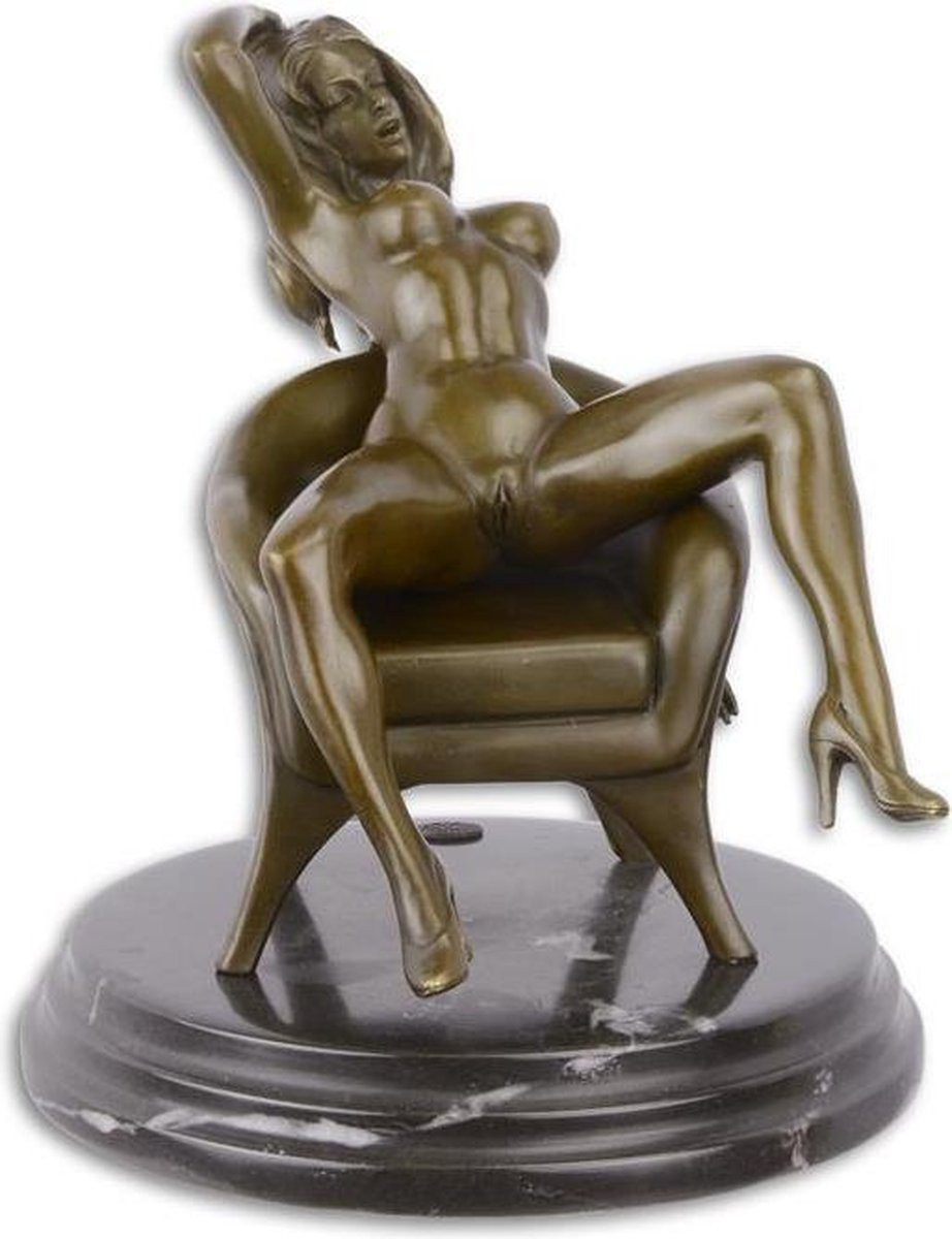 Bronzen beeld Naakte dame in stoel Erotisch sculptuur Hoogte: 19,7 cm