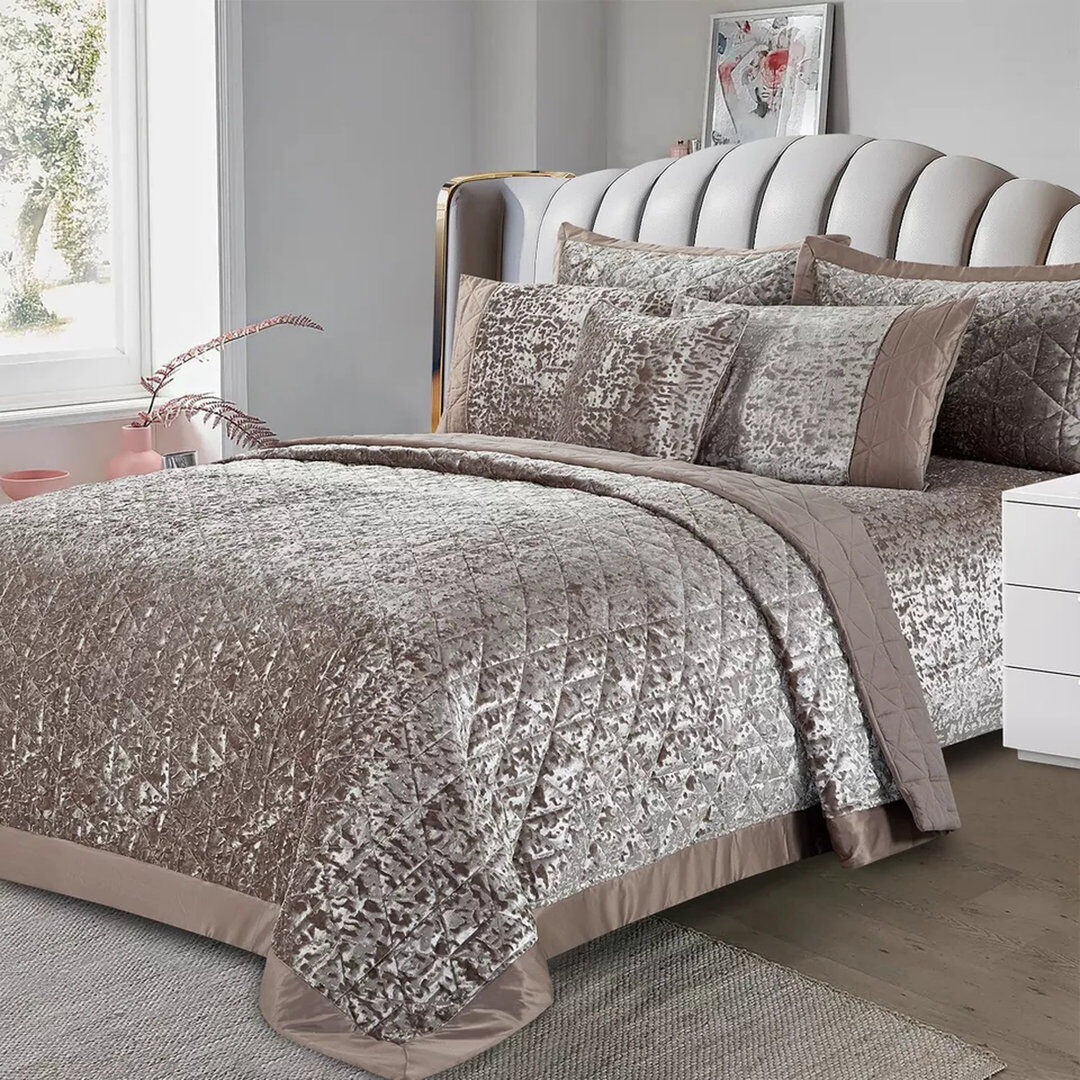 Fairmont Park Velvet Plush Crushed Velvet Quilted Coverlet Set – Soft Microfiber Backing Mink UK Super King - DE 260 x 220 cm