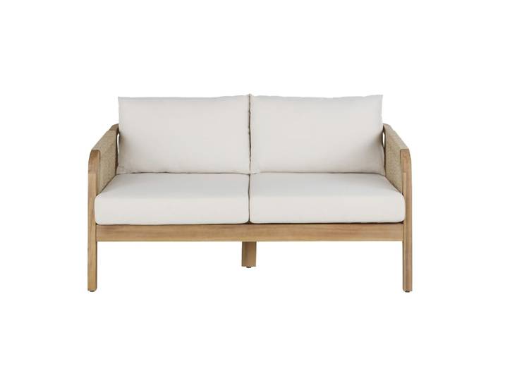 Gartensofa aus massivem Akazienholz mit ecrufarbenen Kissen