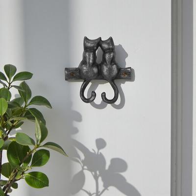 Cheungs Pecara Cat Pairing Romantic Cast Iron Wall Hook - N/A