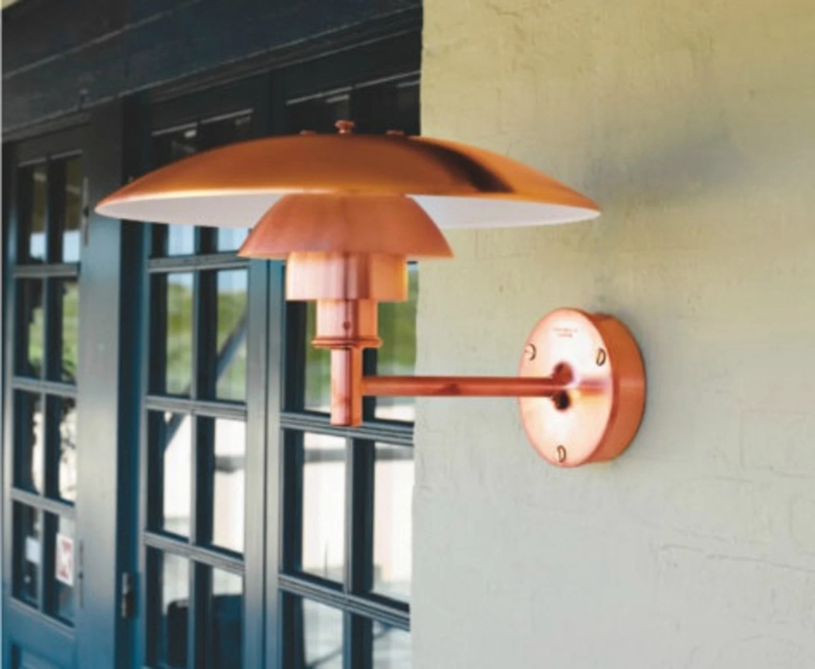 Louis Poulsen PH wandlamp voor terras in koper