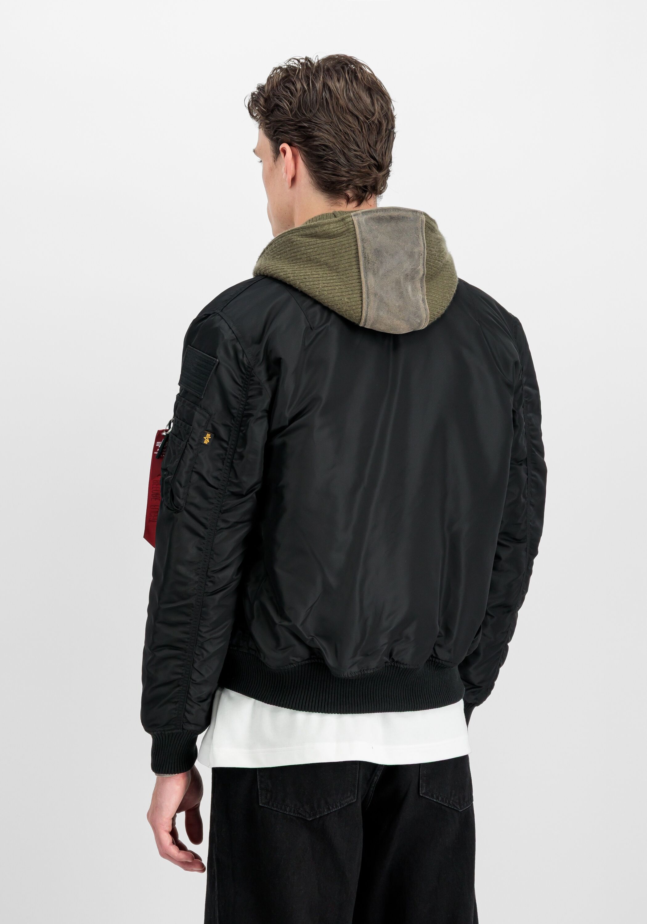 Bomberjacke ALPHA INDUSTRIES "MA-1 VF NASA", Herren, Gr. S, schwarz (all schwarz), Obermaterial: 100% Nylon. Futter: 100% Nylon. Füllung: 100% Polyester, Jacken Bomberjacke all schwarz S