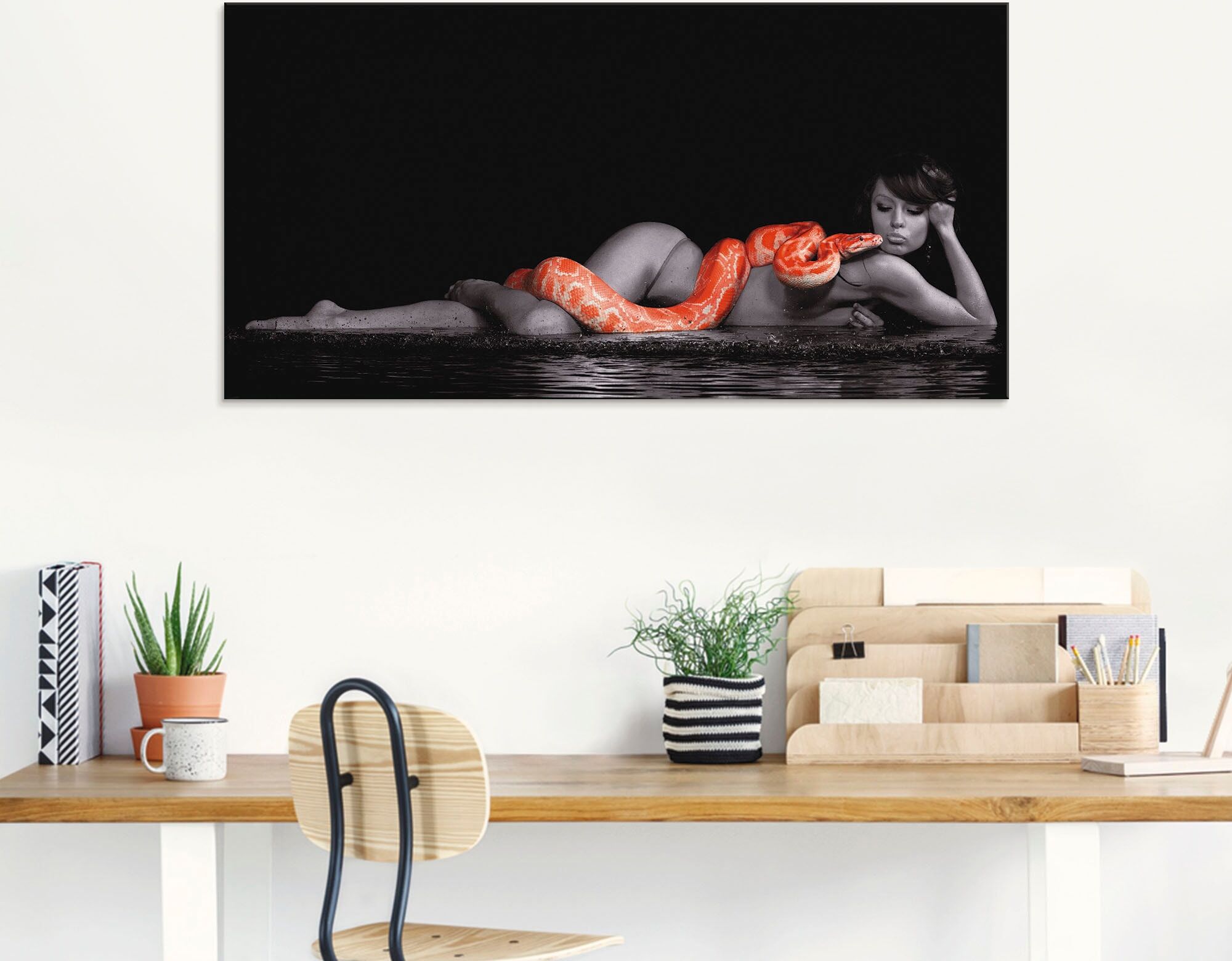 Glasbild ARTLAND "Frau in Wasser liegend mit roter Python", rot (farbe bild(er): rot), B:125cm H:50cm, Bilder, Glasbild, in verschiedenen Grössen farbe bild(er): rot B/H/T: 125cm x 50cm, Glasbild Frau, 1 Stk.