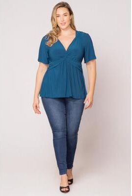 KIYONNA Abby Twist Front Top