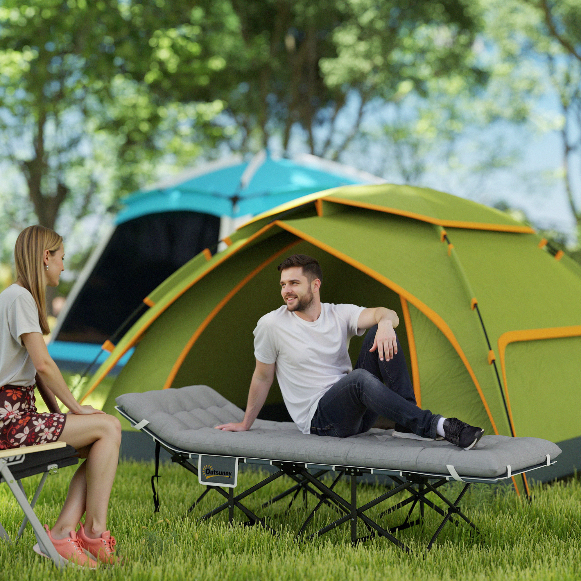 Outsunny Letto da campeggio pieghevole con materasso, letto da campo pieghevole, tasca laterale e sacco integrato, 185 x 68 x 37 cm, grigio chiaro   Aosom Italy