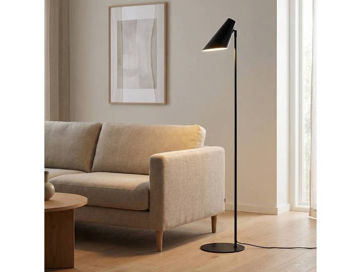 Dyberg Larsen Stehlampe Cale, schwarz, für Wohn- / Esszimmer, Metall, Skandinavisch