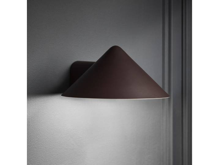 Grasp LED-Akku-Wandlampe, dunkelrot - FRANDSEN - Wohnzimmer - Design - Edelstahl - Einflammig