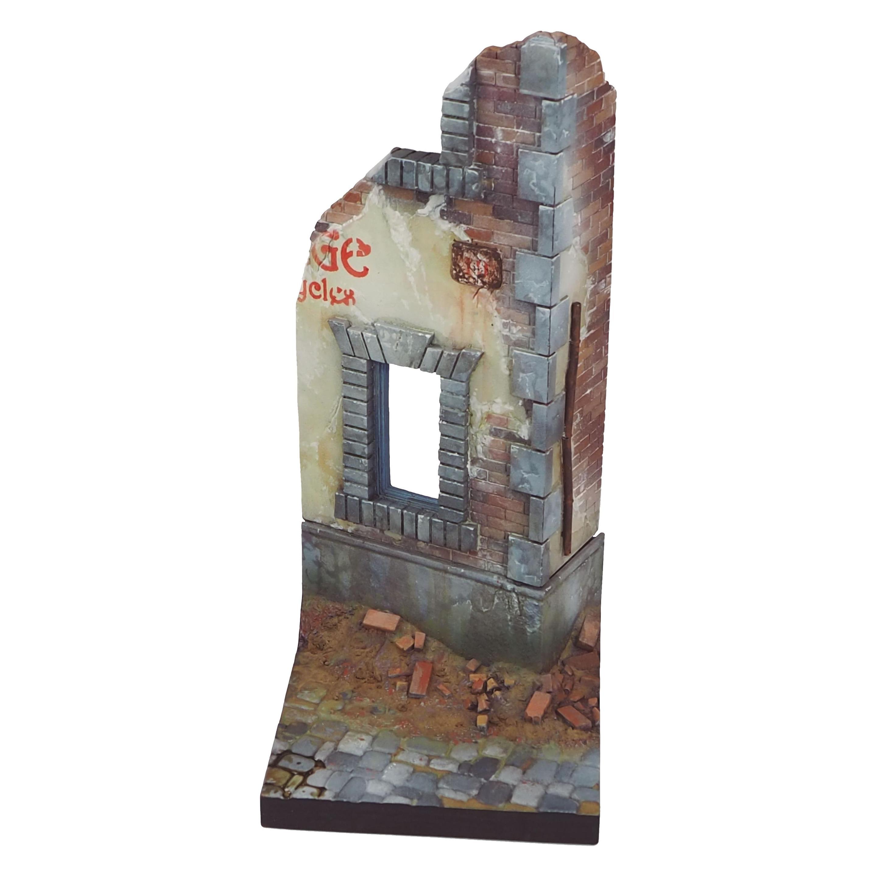 Wittmax Scenics Diorama Bases Ruined Street Corner 7x7x16 (SC009)