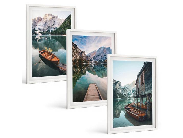 Tulup Bilder SET 3er Set - 40x60 cm Weißer Rahmen - See, Berge, Boote, Ferienhaus, Kunststoff, Rechteckig, 40x60 cm, einfache und schnelle Anbringung, Bilder & Rahmen, Bilder