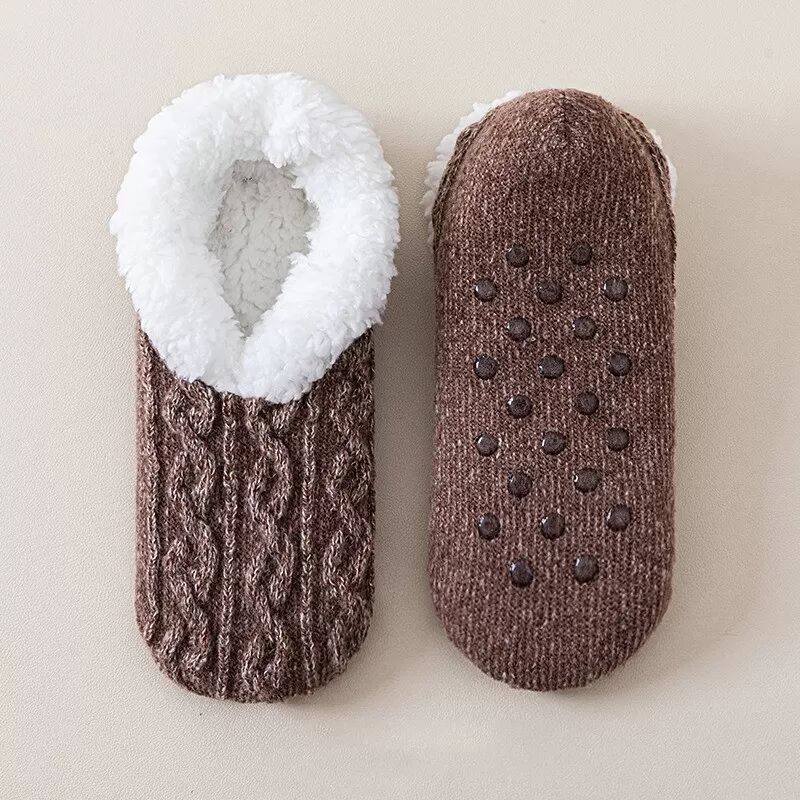 INF Kuschelige, gefütterte Anti-Rutsch-Socken - Einheitsgröße Kaffee