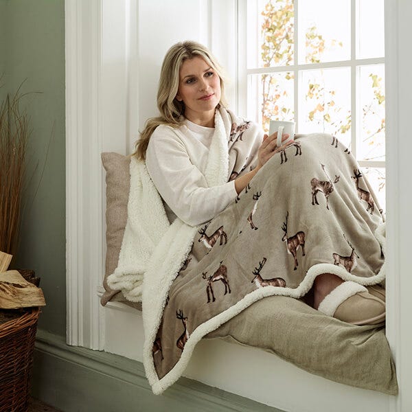 Deyongs Sherpa Sterling Stag 140x180cm Mocha Heated Throw