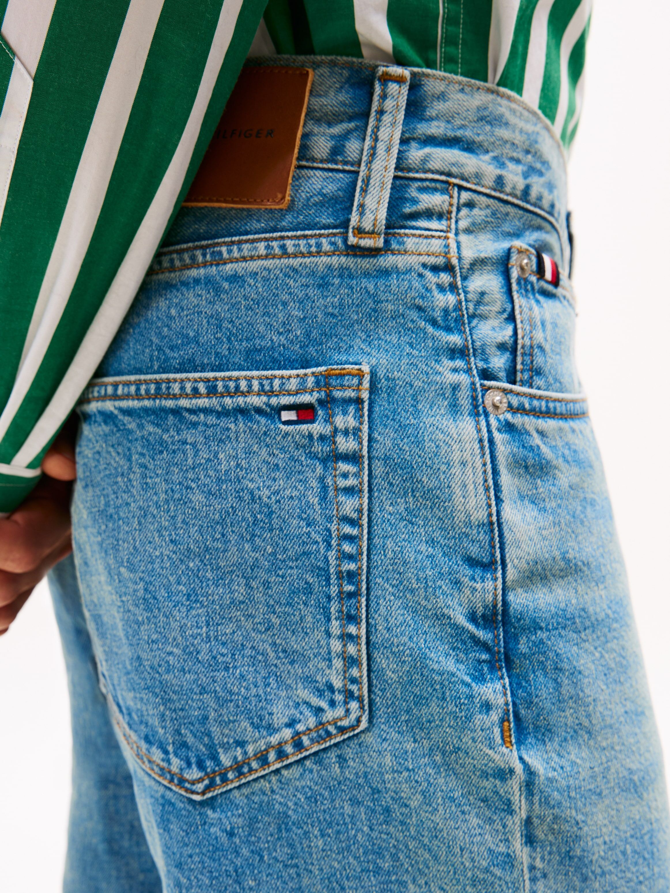 Tapered-fit-Jeans TOMMY HILFIGER "HARLEM", Herren, Gr. 36, Länge 36, blau (ed light blau), Denim/Jeans, Obermaterial: 100% Baumwolle, Jeans Tapered-fit-Jeans, mit Fade-Effekten ed light blau 36, Länge 36