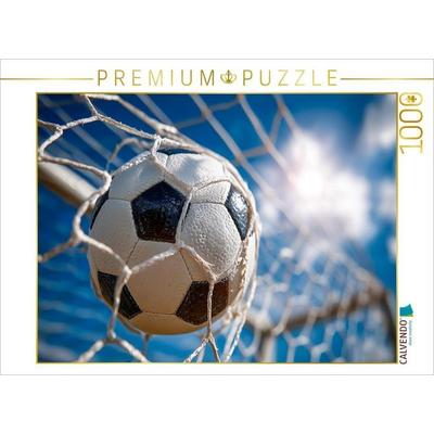 CALVENDO Puzzle Ein Fußball schlägt kraftvoll im Tornetz ein und fängt den Moment des Erfolgs im perfekten Augenblick ein. | 1000 Teile Lege-Größe