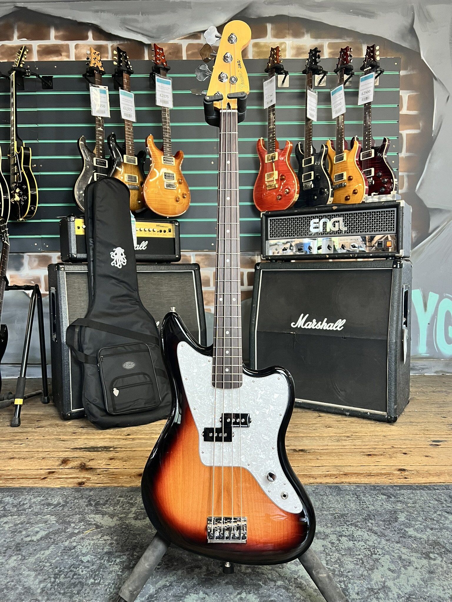 Fender Ltd Edition Mark Hoppus Jaguar Bass 3-Color Sunburst 2025 Electric Bass   Sunburst - Refurbished