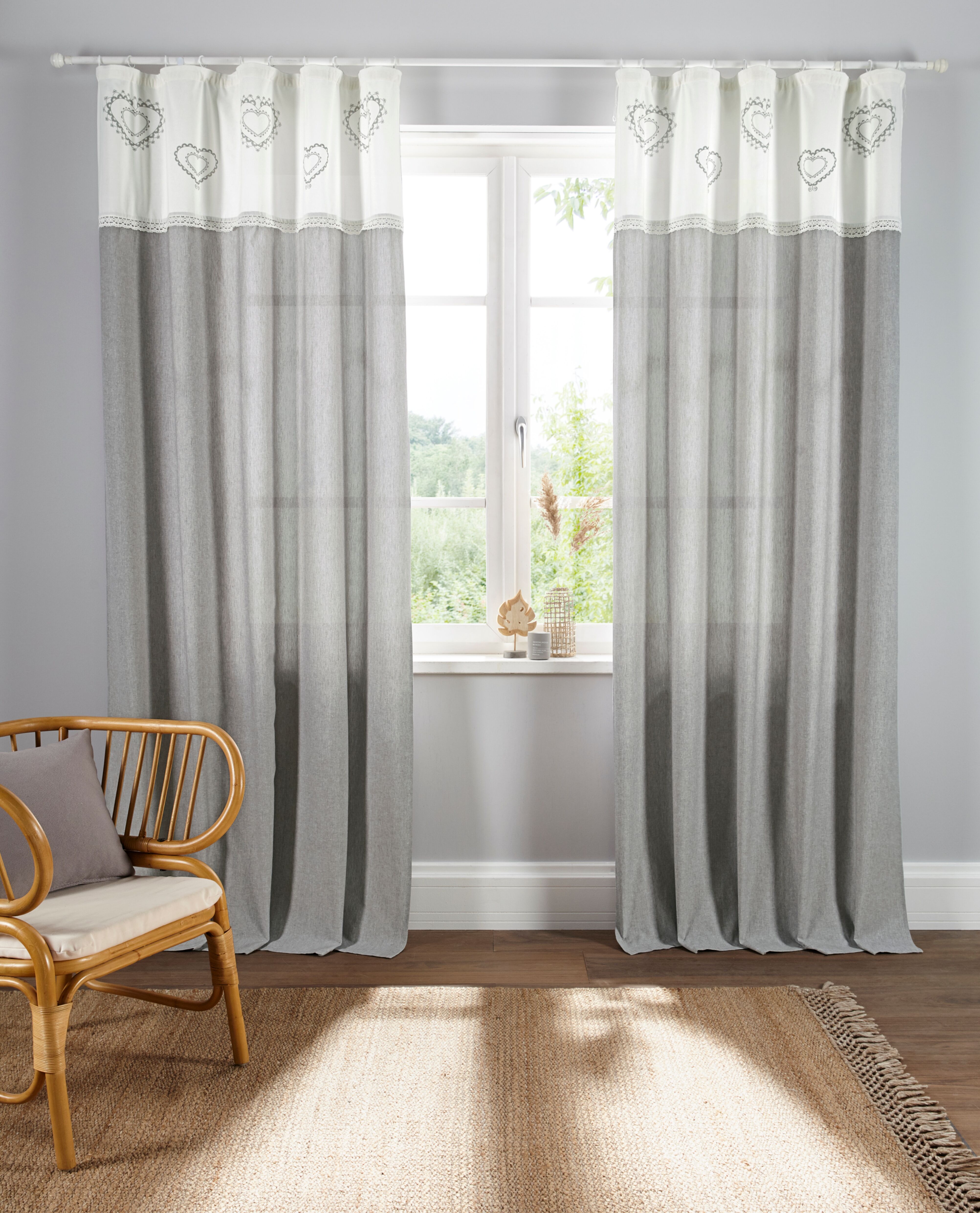 Gardine GOODPRODUCT "Louis" Gr. 1, grau, B:140cm H:125cm, Baumwolle (Bio-Baumwolle), Gardinen, Gardine, halbtransparent, aus Bio-Baumwolle, einseitig bedruckt grau 125cm, Kräuselband, 140cm