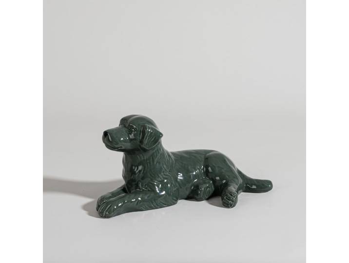Labrador-Figur aus grünem Steingut, H 12 cm