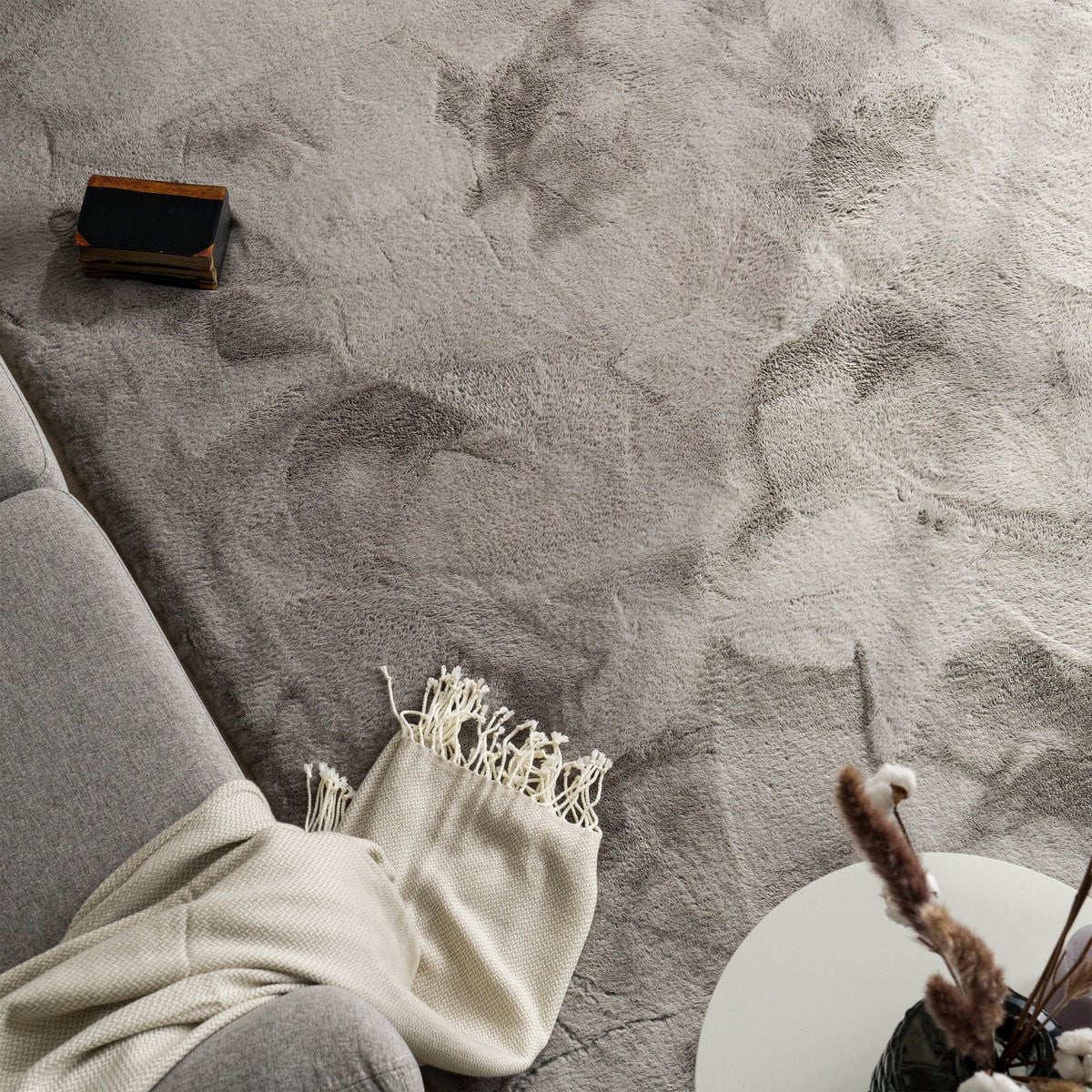 Flycarpets Hoogpolig Rabbit Plus Vloerkleed - Grijs - Effen Uni