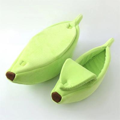 Uplift Essentials Cozy Banana Nest Pet Bed House green l