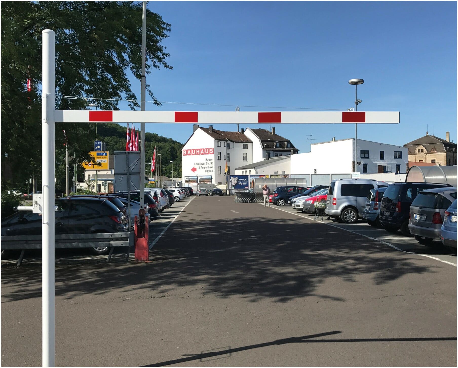 Schake Höhenbegrenzer 4000 mm zum Einbetonieren + Vorhangschloss, Lichte Weite: 4000 mm (417_401VB)