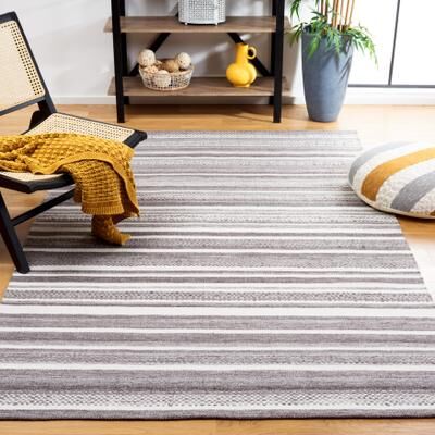 SAFAVIEH Handmade Striped Kilim Fazilet Rug