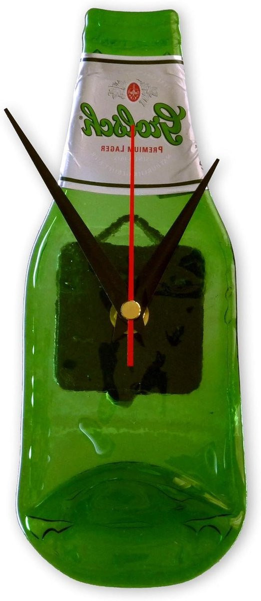 Groene wandklok van gerecycled materiaal met analoge tijdmeter