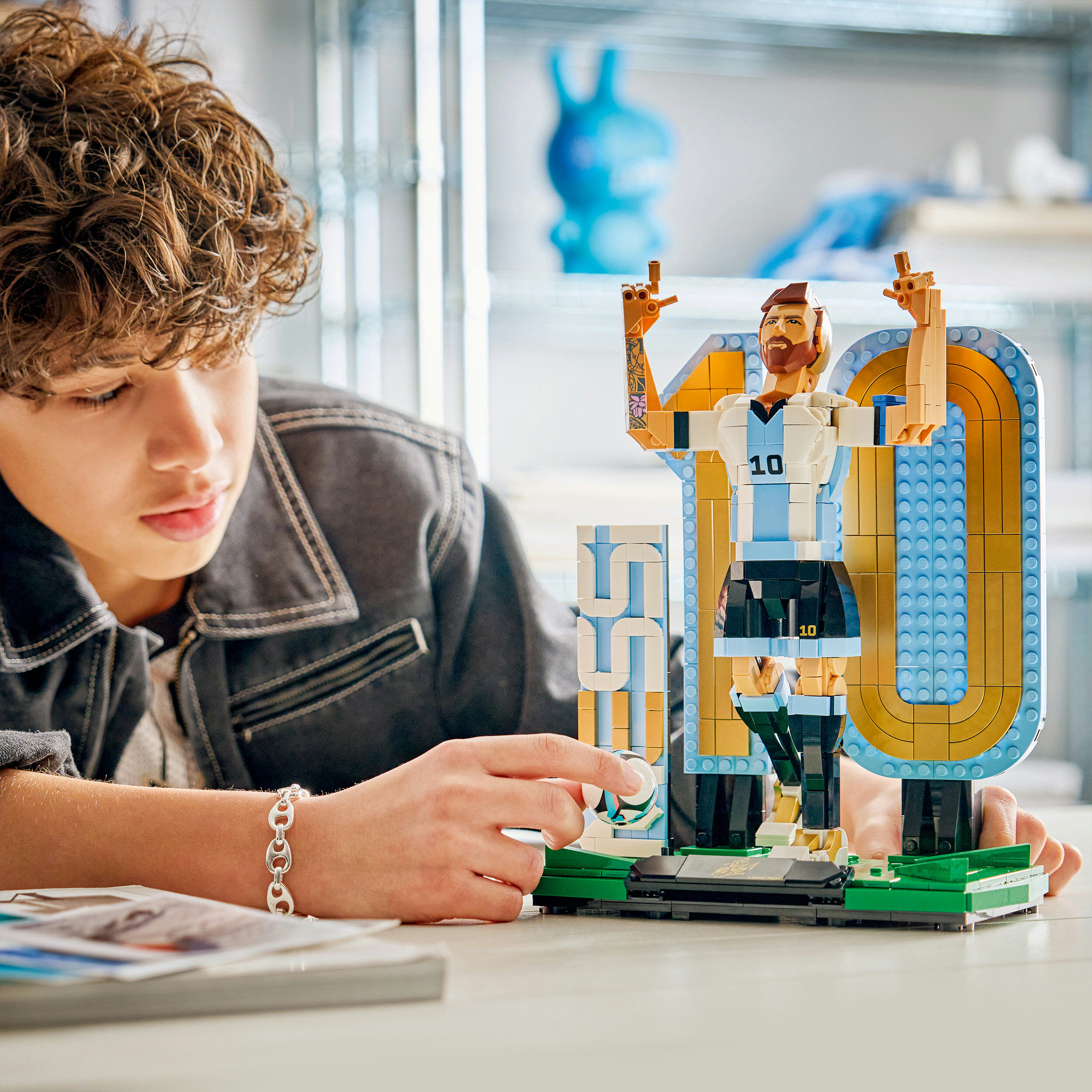 Konstruktionsspielsteine LEGO "Lionel Messi – Fußballlegende (43015), LEGO Editions Football", bunt, Spielbausteine, Kinder, Kunststoff, Konstruktionsspielsteine