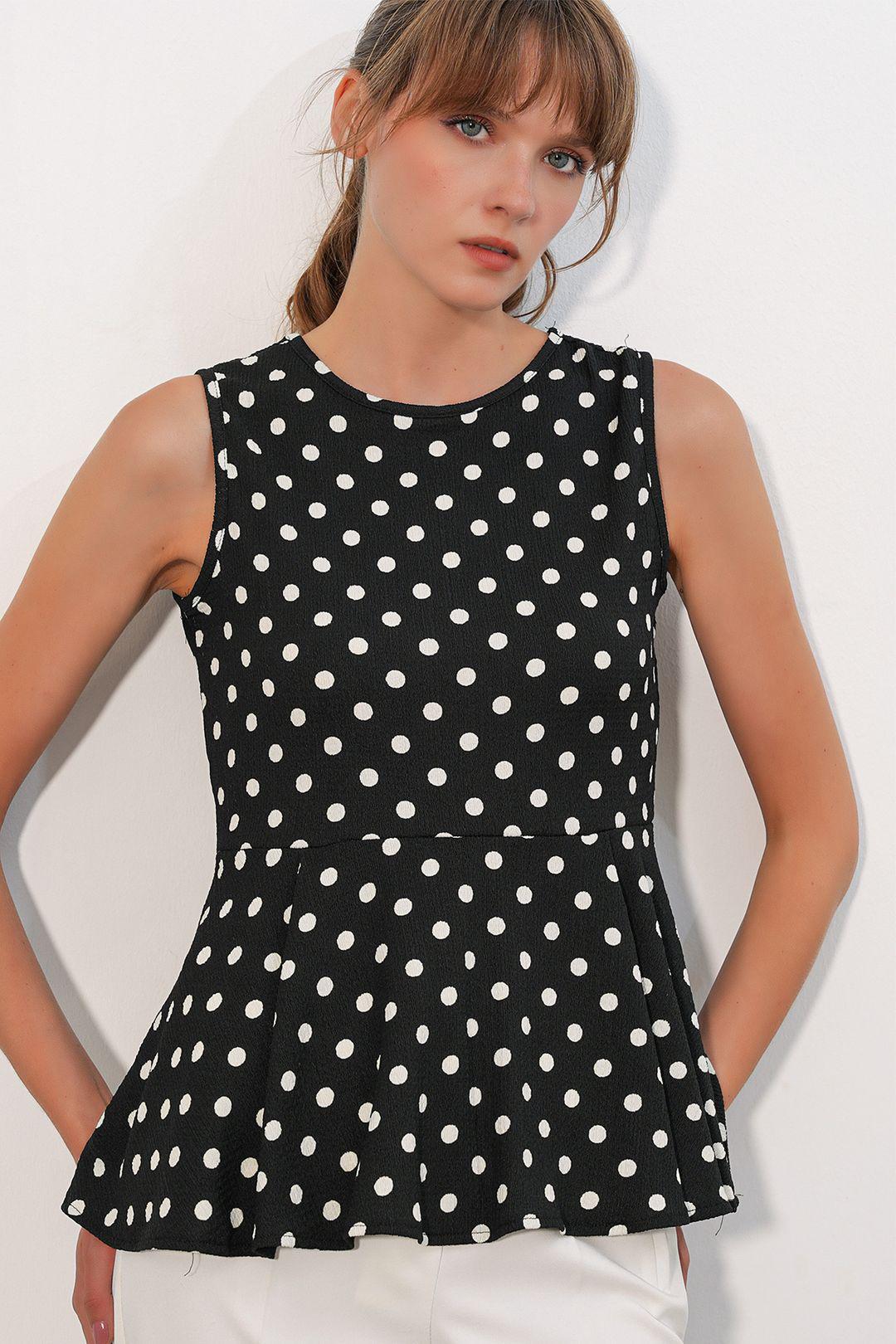 Punkteärmeloses Crepe-Bluse