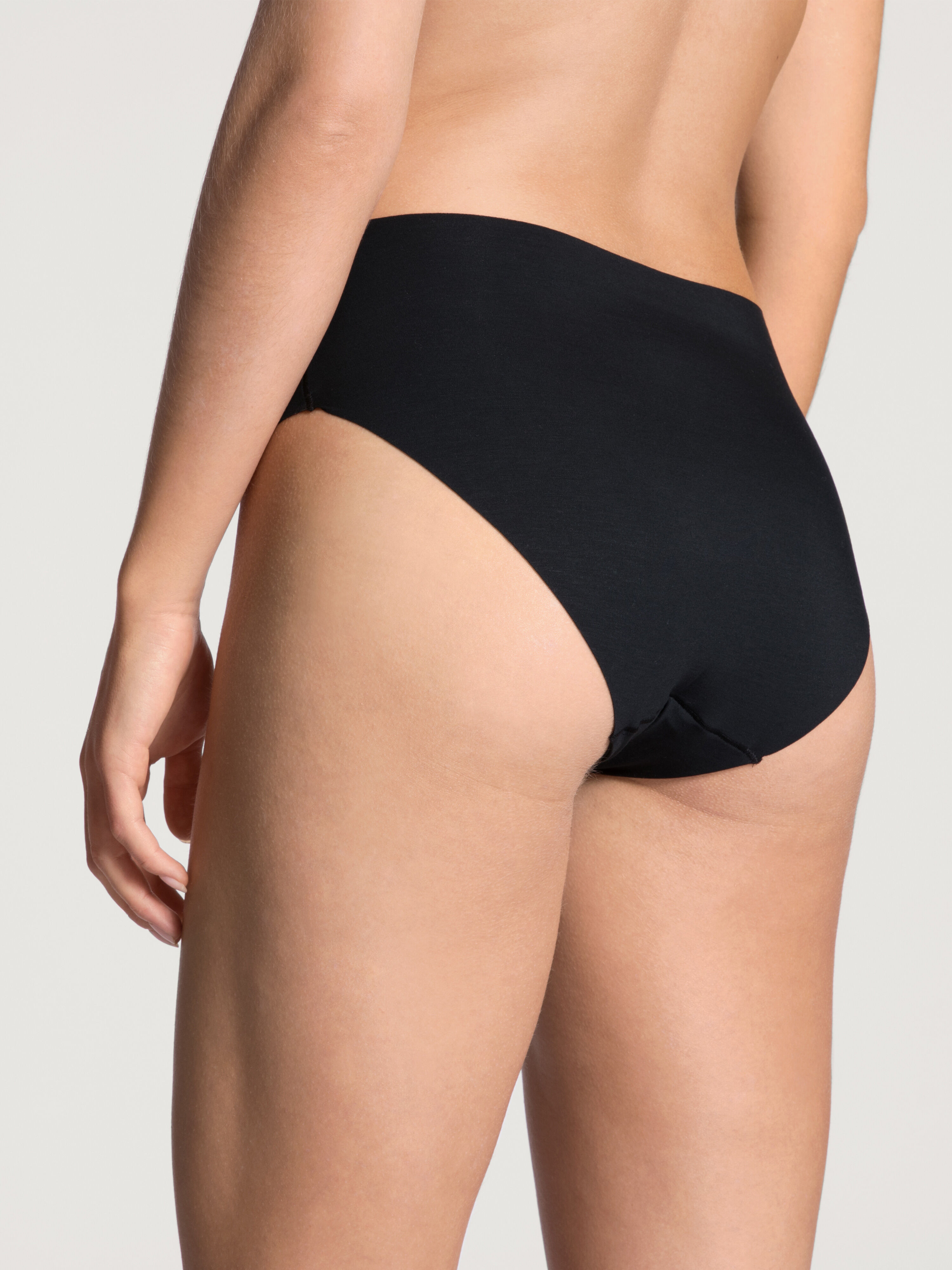 Midislip CALIDA "Modern Fit", Damen, Gr. XS (36/38), Interlock, schwarz, Interlock, Obermaterial: 80% Modal (TENCEL™), 20% Elasthan, unifarben, körpernah, Unterhosen Midislip, seidig weich, atmungsaktiv, Interlock-Qualität, cleaner Look schwarz XS (36/38)