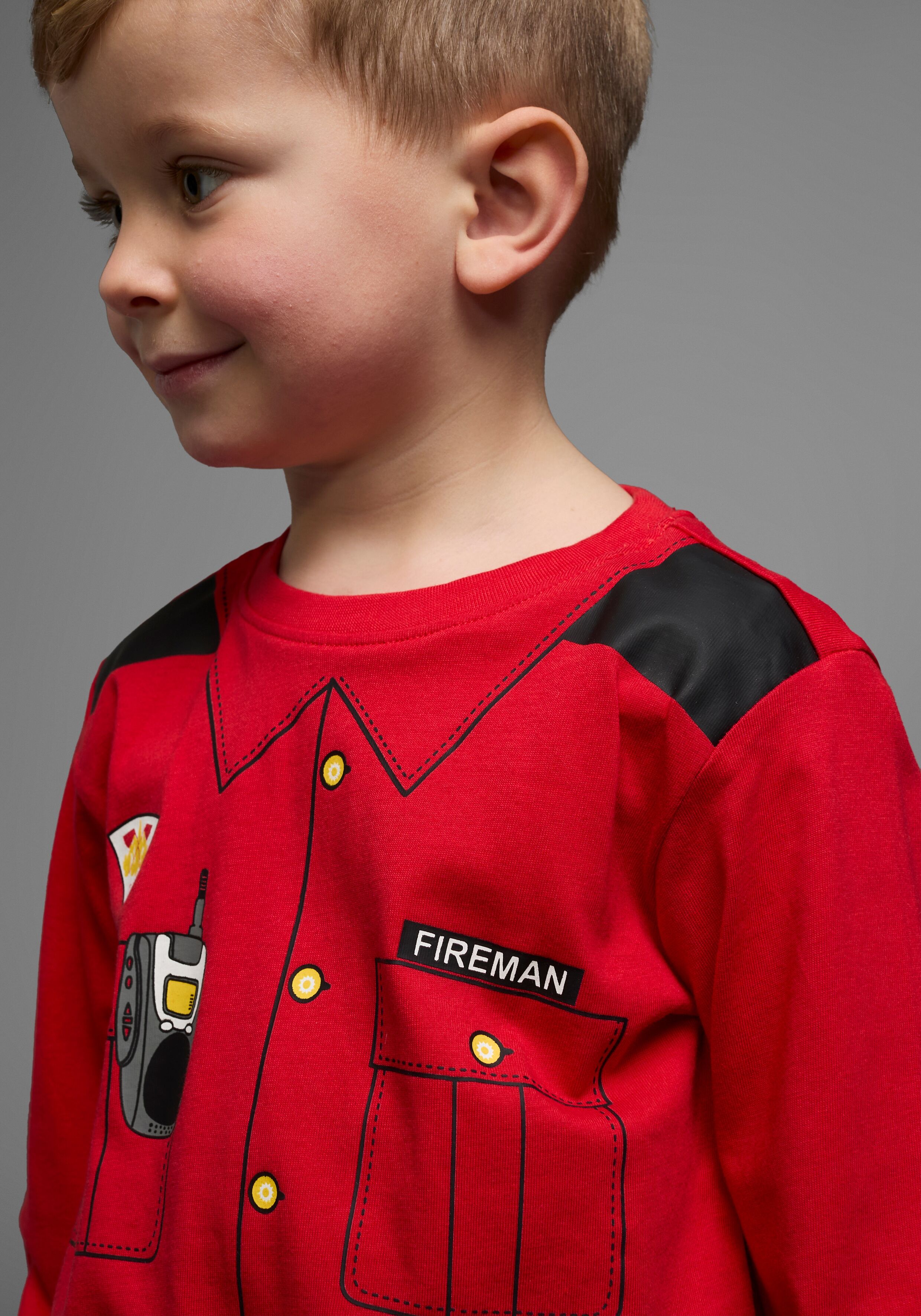 Langarmshirt KIDSWORLD "FEUERWEHR", Jungen, Gr. 104/110, rot, Single Jersey, Obermaterial: 100% Baumwolle, bedruckt, Basic, Rundhals, Shirts Langarmshirt, Langarm, Basic-Passform, bedruckt, Rundhalsausschnitt rot 104/110
