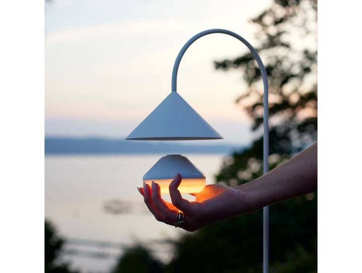 Une source lumineuse LED - FRANDSEN One - Terrasse - Design - Plastique - À ampoule unique