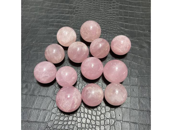 Boule de cristal de quartz rose naturel transparent, 1 kg