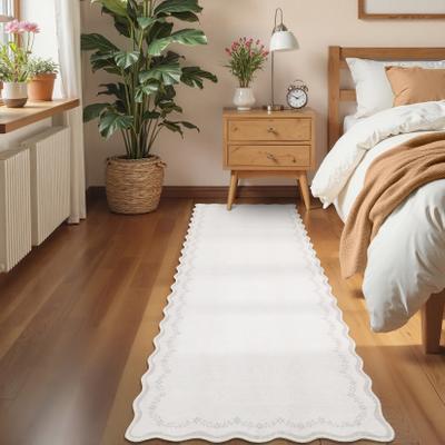 Garvee Scalloped Edge Floral Border Machine Washable Area Rug