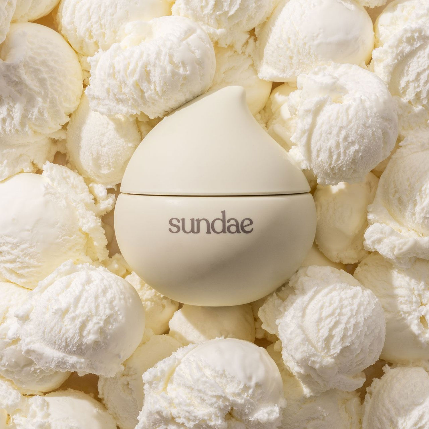 SUNDAE BODY Velvety Vanilla Body Whip 220ml