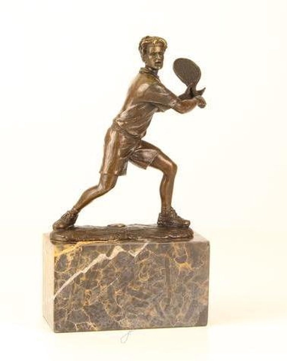 Bronzen sculptuur van een tennisspeler, Hoogte: 313 cm