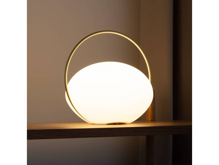 UMAGE LED-Akku-Tischleuchte Orbit, weiß/messing, IP44, CCT dimmbar, weiß / opal, für Wohn- / Esszimmer, Kunststoff, Design