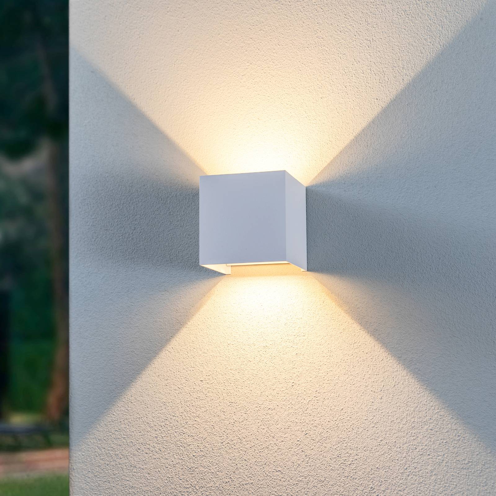 Led ulkoseinävalaisin Nivar Lindby, Valkoinen/opaali, Metalli, Moderni