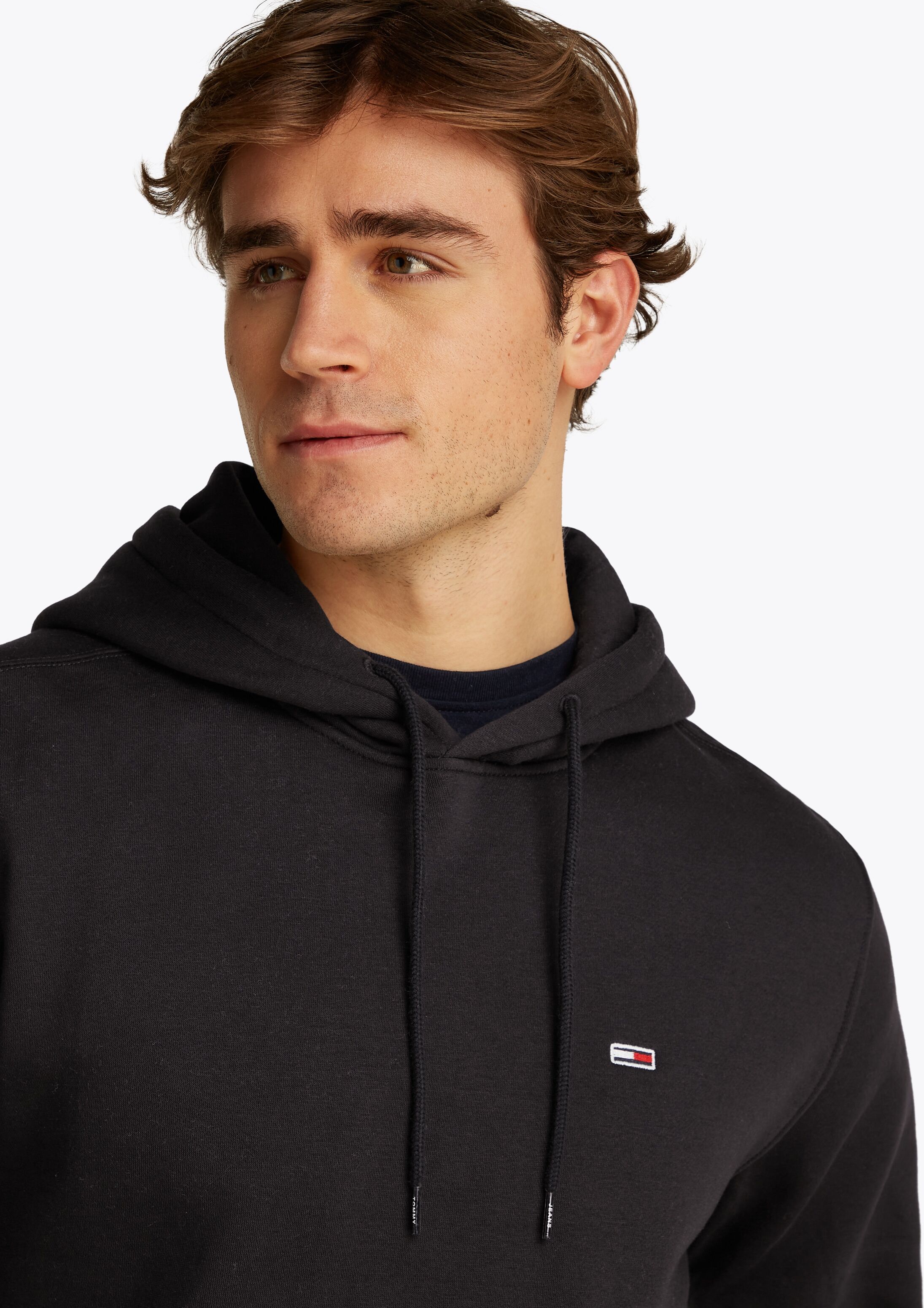 Hoodie TOMMY JEANS "TJM REGULAR FLAG", Herren, Gr. XXL, schwarz, Sweatware, Obermaterial: 80% Baumwolle, 20% Polyester, unifarben, regular fit, breiter Bund, Sweatshirts Hoodie, mit bestickten Markenlogo auf Brusthöhe