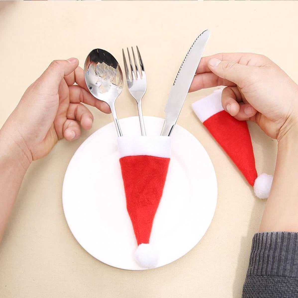 Set van 12 Kerstmuts Bestekzakjes voor het Kerstdiner