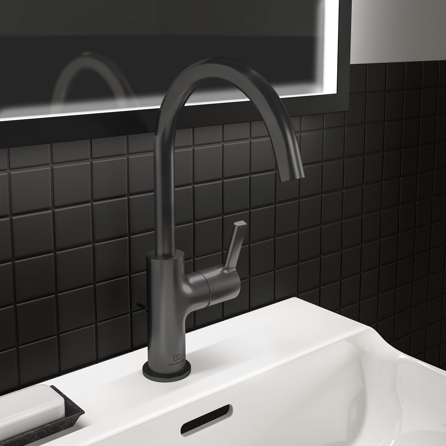 Ideal Standard washbasin faucet with high spout and drain BC777A5