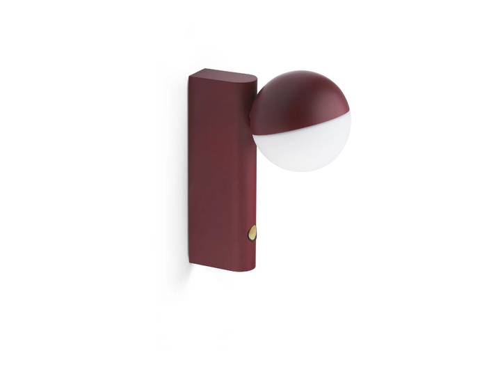 Northern Balancer mini Wand- und Tischleuchte Cherry red