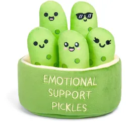 Emotional Support Gurken von Relatable – Kuschelige Plüschfreunde & Squishy-Toys, enthält 5 Plüsch-Gurken mit Tragkorb