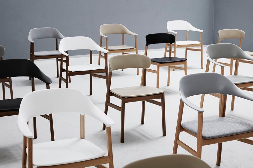 Normann Copenhagen Stuhl (schwarz, Eiche, Stoff Camira Synergy) schwarz   Eiche   Stoff Camira Synergy