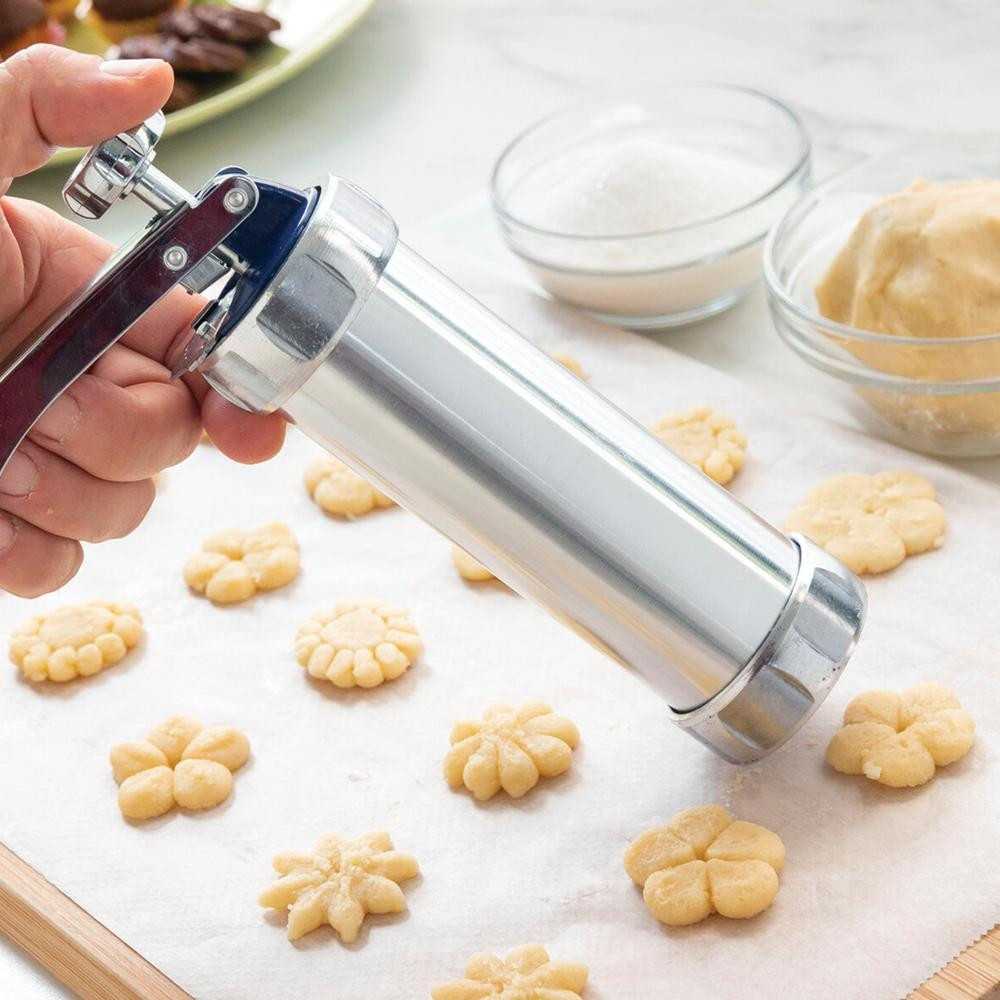 InnovaGoods Decoratieset 2-in-1: Koekjesvorm en spuitmond voor slagroomdecoratie
