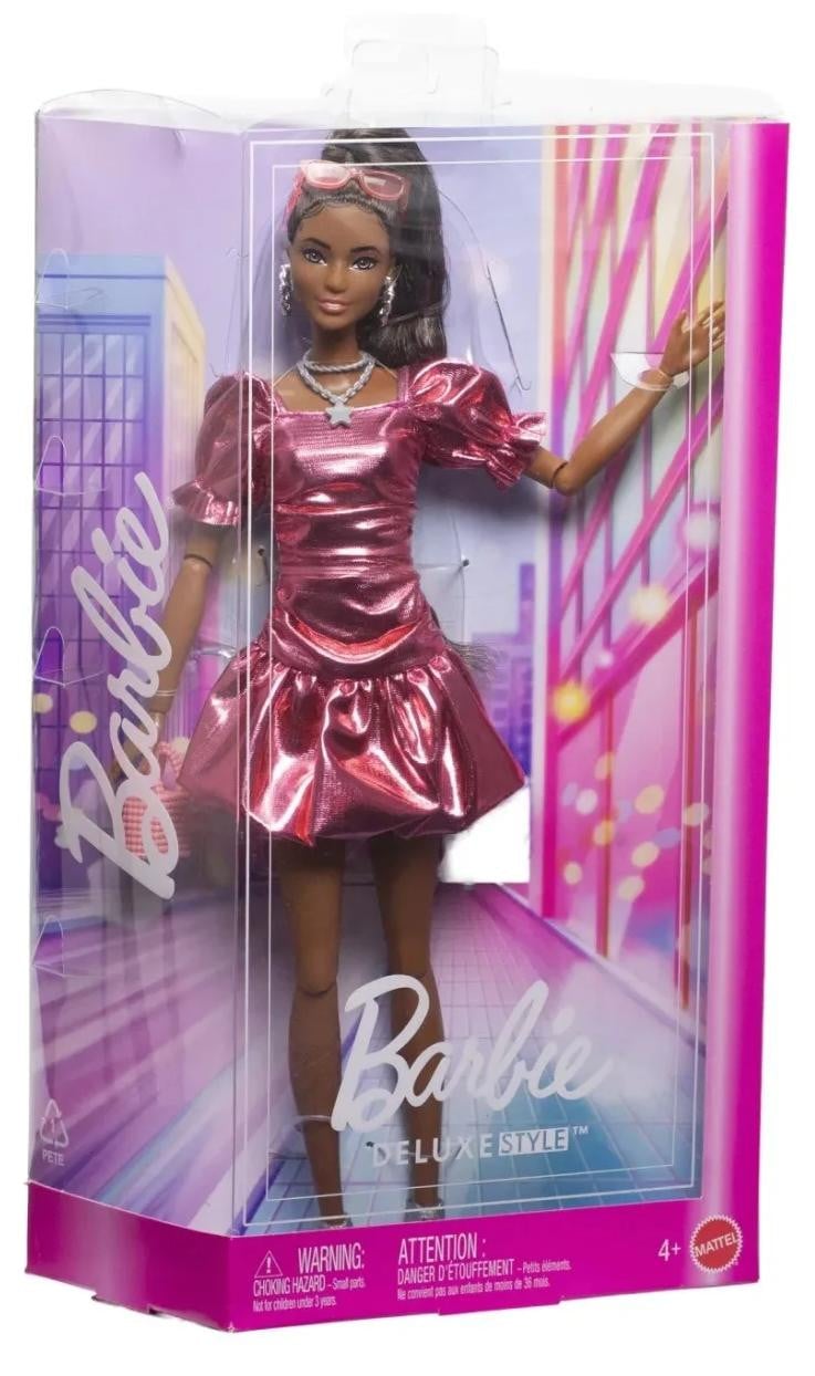 Mattel Barbie Deluxe Style Pop met Metallic Koraalroze Jurk en Accessoires