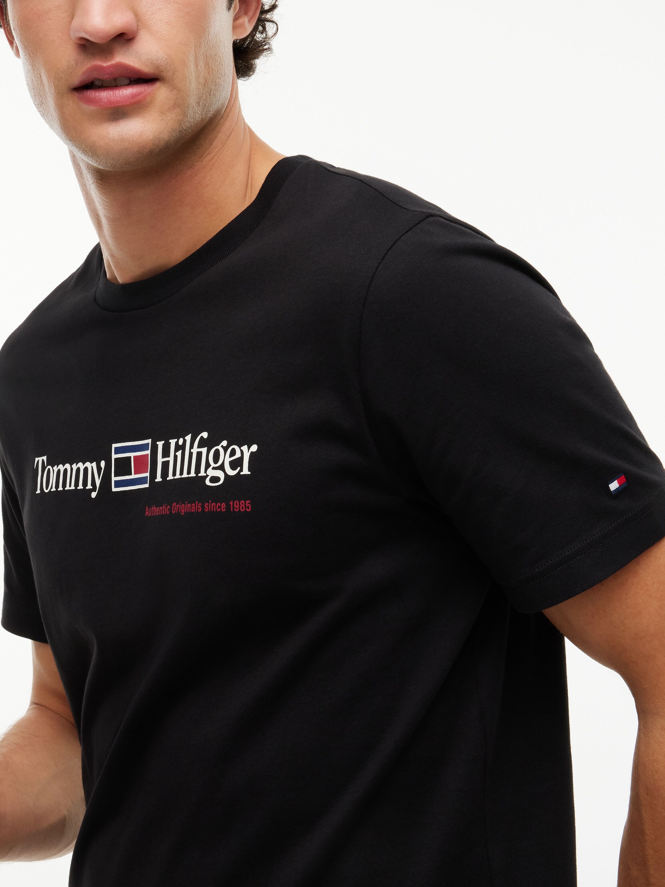 "BRAND LOVE RWB GRAPHIC" Auffälliger Frontprint mit Tommy Hilfiger Schriftzug, normale Passform schwarz XL
