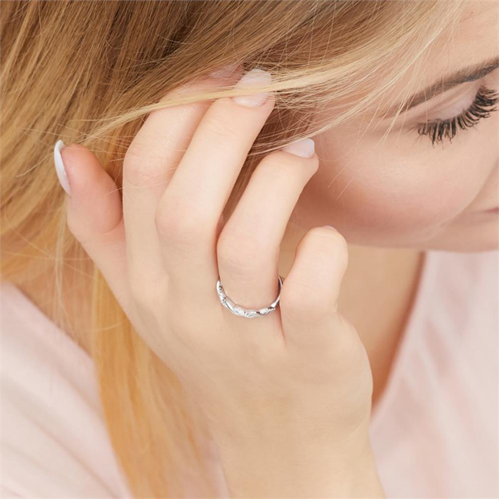 Brilladia Eleganter 750er Twisted Ring 26 Diamanten