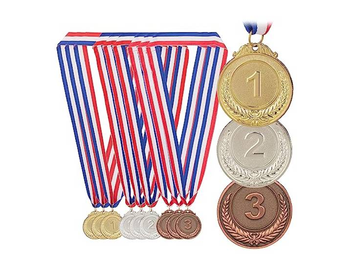 Relaxdays medailles voor kinderen, set van 12, Ø 5 cm, 1e, 2e, 3e plaats, met lint, metaal, voetbal, goud, zilver, brons