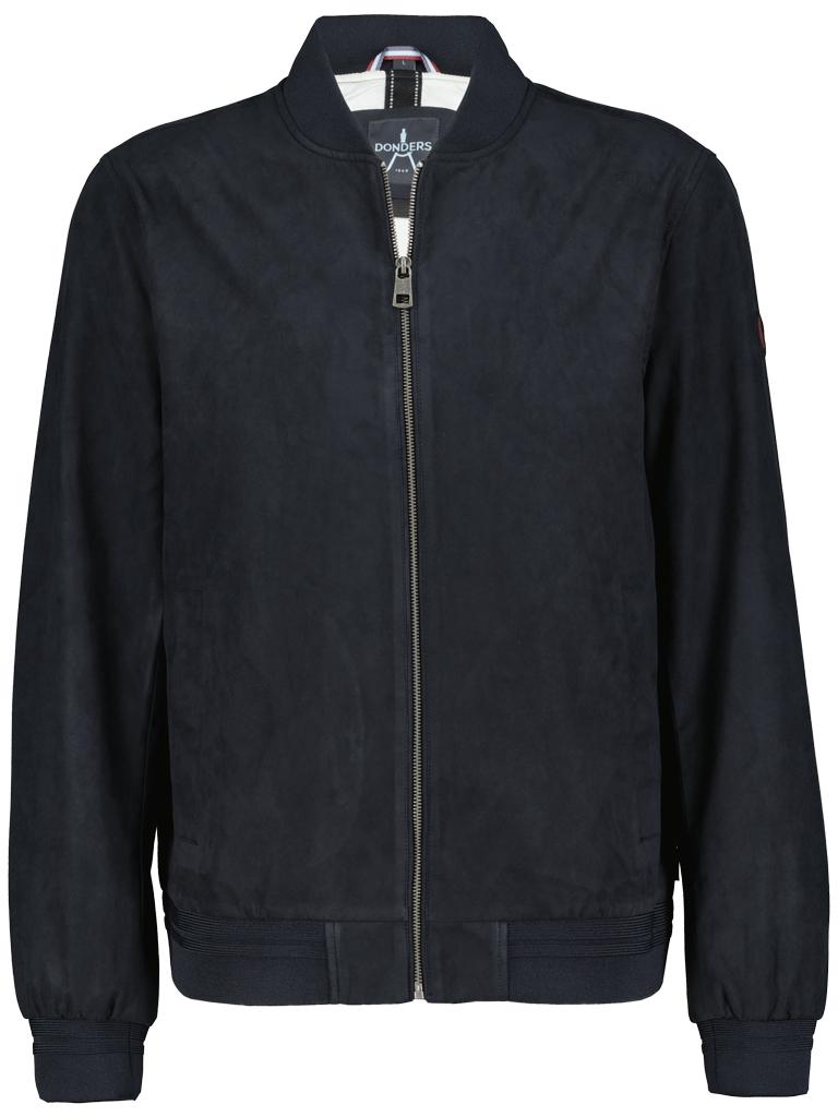 Purpurrote Jacke - Blaue Nacht