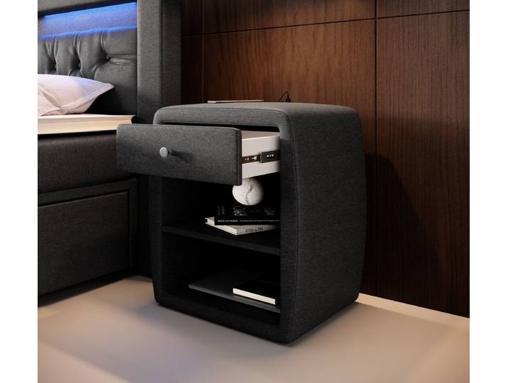 Designer Nachttisch Amalia mit USB Anschluss (Stoff) - Schwarz - Luxusbetten24