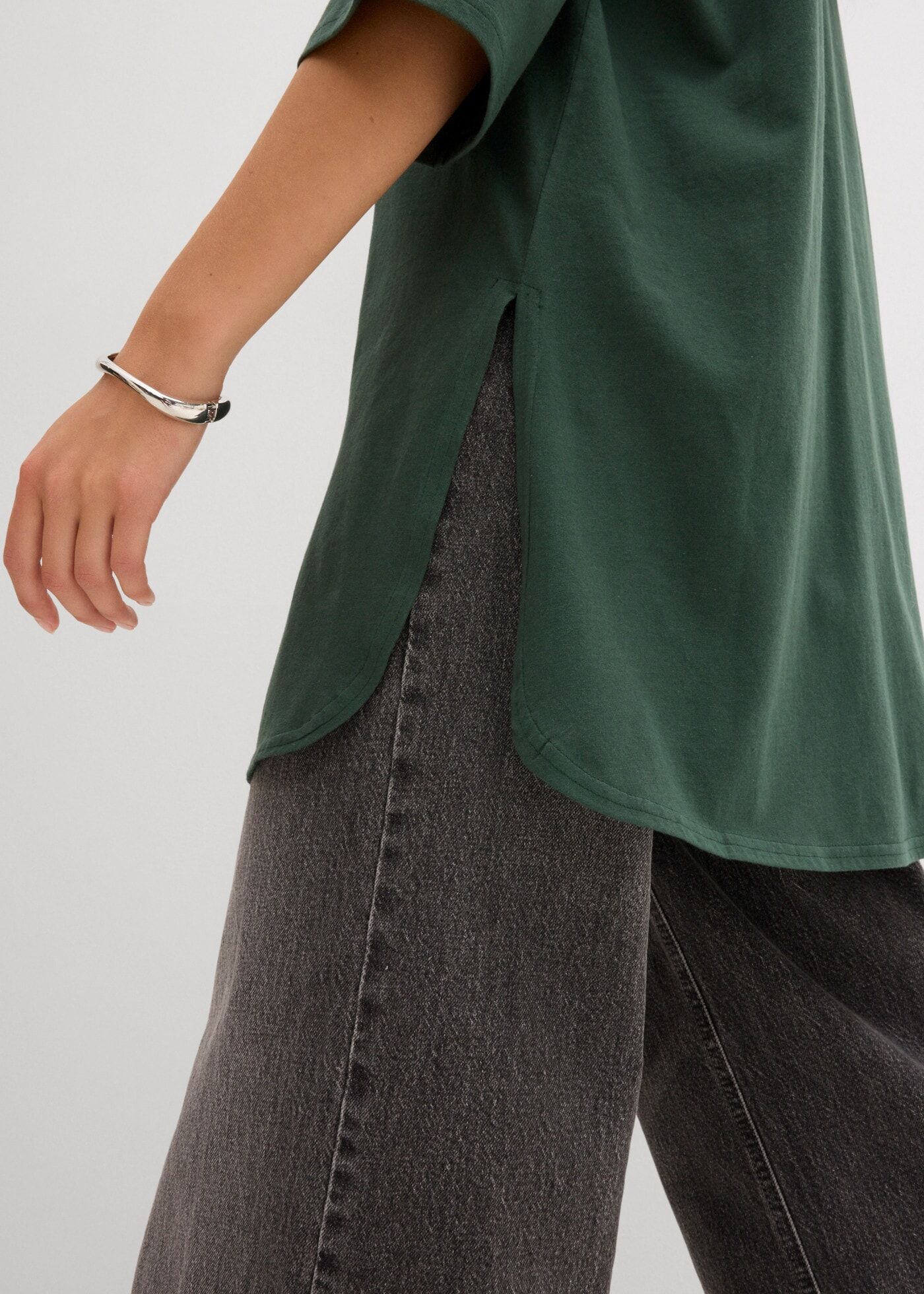 Oversize-Shirt BONPRIX, Damen, Gr. 44/46 (L), grün (schattengrün), Obermaterial: 100% Baumwolle, oversize, Shirts Oversize-Shirt, mit Seitenschlitzen, aus Baumwolle schattengrün 44/46 (L)